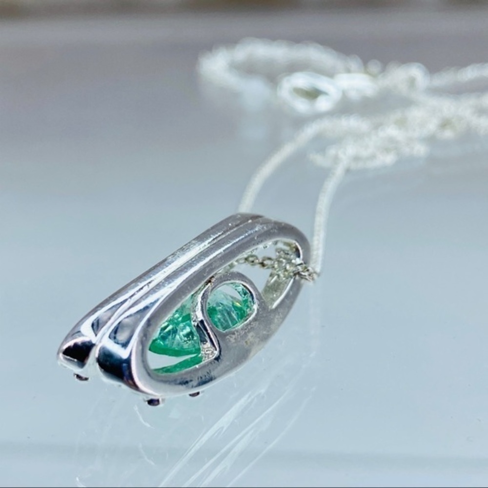 ENVY ME NECKLACE- AVON - Picture 9 of 10